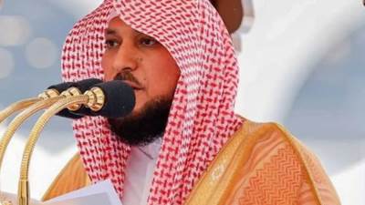 خطبة الجمعة بالحرم المكي الشريف: الحج بلا تصريح "اعتداء" على حقوق ضيوف الرحمن