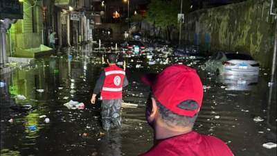 الهلال الأحمر المصري يطالب أهالي الإسكندرية باتباع تعليمات السلامة ويحذر من مخاطر السيول