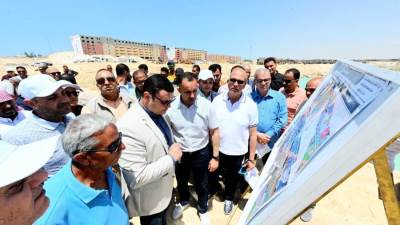 وزير الإسكان يتفقد مشروع M8 by the lake وأعمال البحيرات والطرق وبوابات "مارينا الساحل الشمالي"