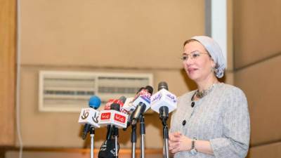  وزيرة البيئة تطلق حملة "قللها" لزيادة الوعي بالمخاطر البيئية والصحية من استخدام الأكياس البلاستيكية أحادية الاستخدام