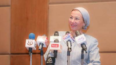 وزيرة البيئة: ملف الحد من التلوث البلاستيكي يلقى دعم غير مسبوق من الرئيس السيسي