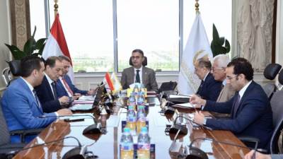 وزير التموين يعقد اجتماعًا مع رئيس مجلس إدارة شركة السكر والصناعات التكاملية لبحث التطوير