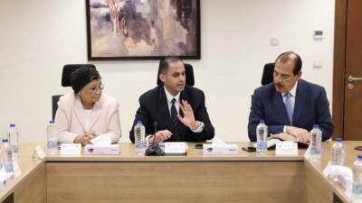 وزير الصحة يعقد اجتماعاً مع لجنة تقييم الأداء الخاصة بمديري ووكلاء مديريات الشؤون الصحية