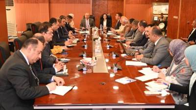 وزير النقل يبحث مع محافظ ومستثمري البحيرة تحديات المناطق الصناعية بالمحافظة وسبل حلها