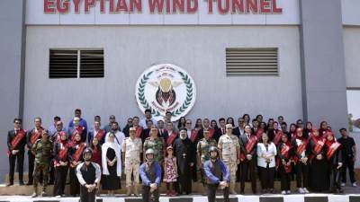 القوات المسلحة تنظم زيارة لوفد من شباب المصريين المقيمين بالخارج وطلبة الجامعات لقيادتي قوات الصاعقة والمظلات