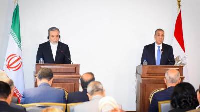 وزير الخارجية يؤكد لنظيره الإيراني مواصلة مصر تقديم أوجه الدعم للبنان