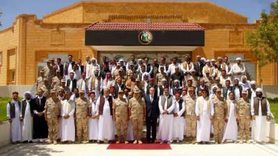 المتحدث العسكرى : المنطقة الغربية العسكرية تنظم لقاء مع شيوخ وعواقل محافظة مطروح‎ 