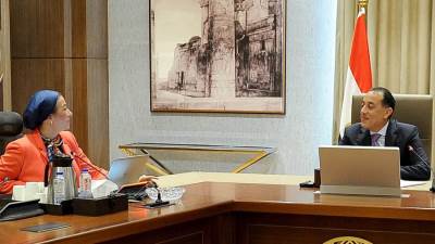 رئيس الوزراء يستعرض مع وزيرة البيئة حصاد عمل الوزارة في الفترة من 2018 إلى 2025