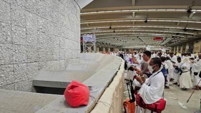 حجاج الجمعيات الأهلية يؤدون رمي الجمرات في أول أيام التشريق وسط تنظيم دقيق