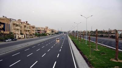 رئيس جهاز القاهرة الجديدة: الانتهاء من تنفيذ وتطوير حزمة متكاملة من المحاور والطرق بأطوال تجاوزت 110.5 كم