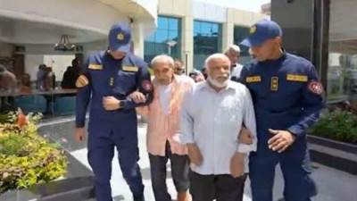 وزارة الداخلية تشارك كبار السن الاحتفال بعيد الأضحى وتقدم الهدايا لهم