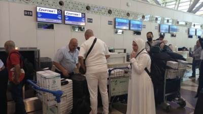 مصر للطيران تبدأ الجسر الجوي لعودة الحجاج من الأراضي المقدسة