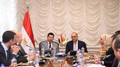 وزير العمل يستقبل وزير الشباب والرياضة لبحث التعاون في مجالات التوظيف والتدريب المهني