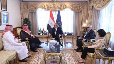 وزير الاتصالات يبحث مع سفير المملكة العربية السعودية لدى مصر فتح آفاق جديدة للتعاون بين البلدين 