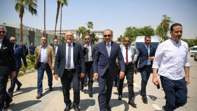 وزير قطاع الأعمال يتفقد شركة النصر للسيارات لمتابعة سير العمل بمصنع الأتوبيسات