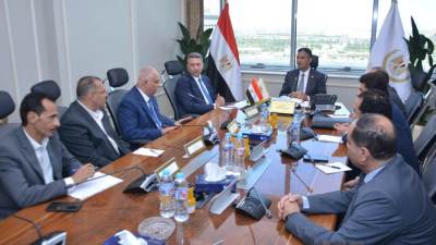 وزير التموين يعقد اجتماعًا مع ممثلي شعبة المواد الغذائية ونقابة بقالي التموين