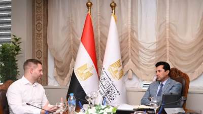 وزير الرياضة يبحث مع مسؤولي شركة ألمانية سُبل تسويق المعسكرات الرياضية بمدينة شرم الشيخ