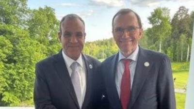 وزير الخارجية والهجرة يبحث مع نظيره النرويجى تعزيز العلاقات بين البلدين