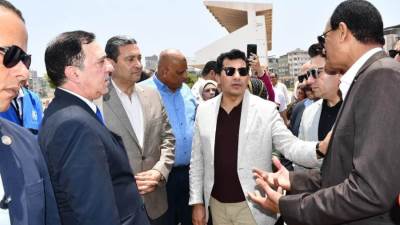 وزير الرياضة ومحافظ دمياط يتفقدان الطرح الاستثماري ومشروع الموهبة والبطل الأوليمبي بمركز شباب فارسكور