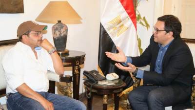  وزير الثقافة يلتقي النجم محمد هنيدي لبحث تقديم عروض مسرحية بالمحافظات انطلاقًا من مسرح بيرم التونسي بالإسكندرية