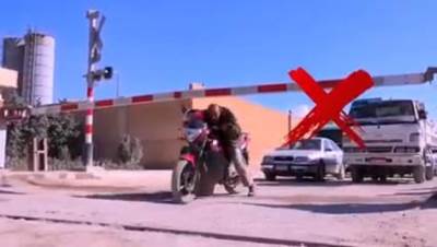 النقل تناشد المواطنين المشاركة معها في التوعية بضروة الالتزام بعدم اقتحام المزلقان