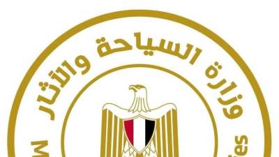 وزير السياحة والآثار يتابع أعمال غرفة عمليات انتظام الحركة السياحية في مصر