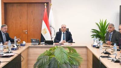 سويلم يتابع حالة الرى بالمحافظات خلال فترة أقصى الإحتياجات المائية