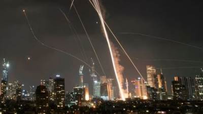 الجيش الإسرائيلي: تعرضنا لموجة خامسة من الهجوم الصاروخي الإيراني أعقبتها هجمات بالطيران المسير