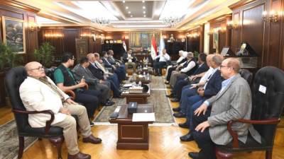 وزير الإسكان ومحافظ الإسكندرية يعقدان اجتماعا لمتابعة ملفات العمل والمشروعات المشتركة