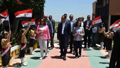 رئيس الوزراء يتفقد مدرسة رزق درويش الابتدائية بزاوية صقر