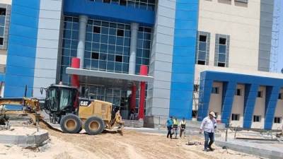 ‫ "الإسكان": تطوير وصيانة الطرق وتنفيذ مستشفى جديد بمدينة العبور