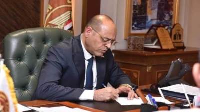 وزير العمل يعتمد صرف مليون و957 ألف جنيه رعاية اجتماعية وصحية وتعويضات حوادث لصالح 827 عاملًا غير منتظم