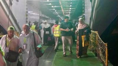 وزير السياحة يوجه بسرعة إنهاء ترتيبات عودة حجاج الحج السياحي البري من الأراضي المقدسة