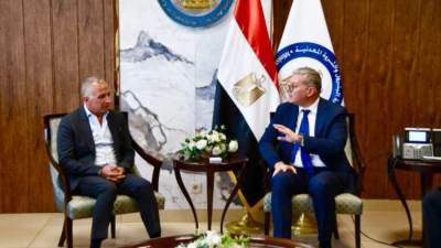وزير البترول يبحث مع مجموعة السويدى إليكتريك تعزيز التعاون المشترك