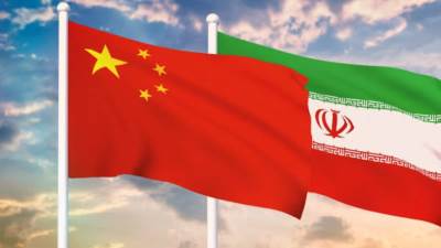 الصين تعلن دعم إيران في مفاوضاتها النووية وترفض العقوبات الأمريكية
