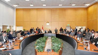 وزير الإسكان يعقد اجتماعه الدوري مع عدد من أعضاء مجلسي "النواب والشيوخ"