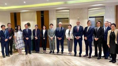  وزير التربية والتعليم يبحث مع وفد هيئة التعاون الدولي اليابانية (JICA) خطوات التوسع في المدارس المصرية اليابانية والاستعداد لمؤتمر (TICAD)