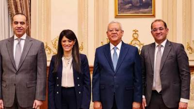 رئيس مجلس النواب يستقبل وزراء الشئون النيابية والتخطيط والمالية عقب جلسة المناقشات