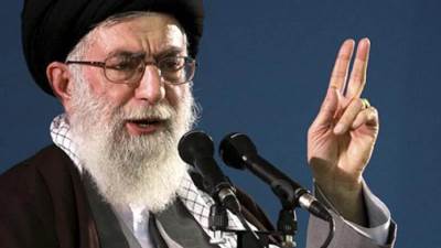 خامنئي يرفض دعوة ترامب للاستسلام ويحذّر من تدخل أمريكي