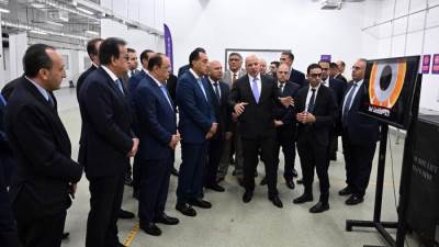 مدبولى يتفقد مشروع إنشاء أول مصنع بمصر و الشرق الأوسط لإنتاج أجهزة السونار و الرنين المغناطيسي بمدينة السادس من أكتوبر