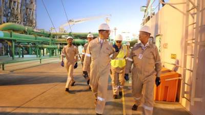 وزير البترول يجري جولة تفقدية بميناء العين السخنة لمتابعة أعمال تجهيز سفينة التغييز "ENERGOS ESKIMO" تمهيدًا لتحركها وربطها على رصيف ميناء سوميد بالسخنة
