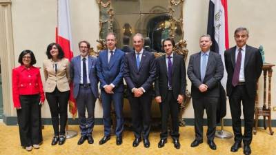 وزير الاتصالات يعقد لقاءات مع مسؤولى شركات ومؤسسات إيطالية لجذب استثمارات فى مجالات التعهيد