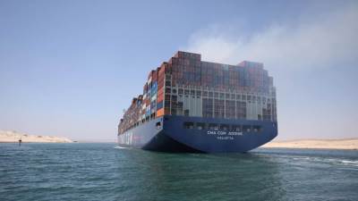 قناة السويس تشهد عبور سفينة الحاويات العملاقة CMA CGM JULES VERNE ضمن قافلة الشمال بحمولة 180 ألف طن