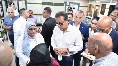 وزير الصحة يتفقد مستشفى مدينة نصر للتأمين الصحي ويوجه بزيادة القوى البشرية ورفع الكفاءة والتطوير