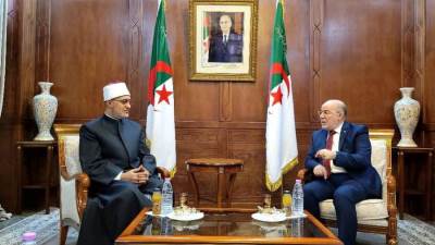 مفتي الجمهورية يبحث مع وزير الأوقاف الجزائري سبل تعزيز التعاون في مجالات الإفتاء