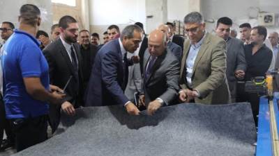 نائب رئيس الوزراء وزير الصناعة والنقل يتفقد الخطوط الإنتاجية الجديدة لمصنع "مكارم تكس"