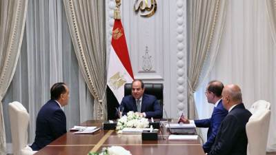 الرئيس السيسى يوجه باتخاذ الاحتياطات المالية والسلعية فى ظل التطورات بالمنطقة