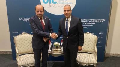 اجتماع وزير الخارجية والهجرة مع وزير خارجية اليمن