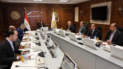 وزيرة التنمية المحلية تتابع ملفات التصالح وإزالة التعديات مع سكرتيرى المحافظات