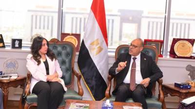 وزير العمل يستعرض مع وفد "إبدأ لتنمية المشروعات" ما تم إنجازه في تطوير 5 مراكز تدريب مهني